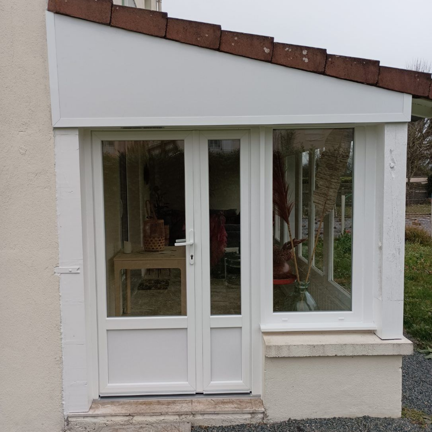 Une pose de porte et une pose de fenêtre en PVC