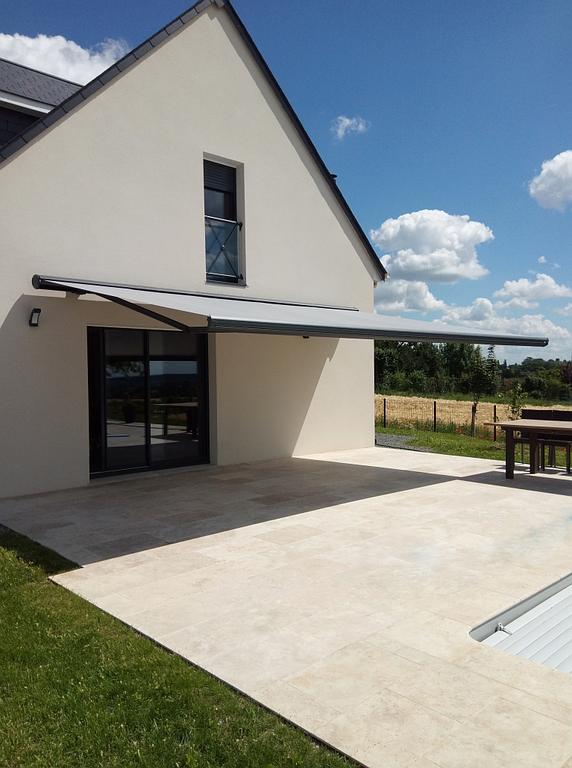 CHOTTIN JCS - Store banne Coffre motorisé, bras avec LED