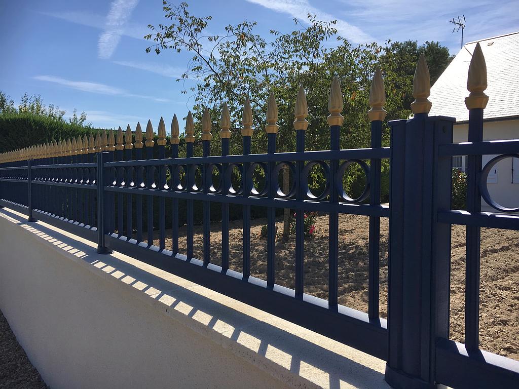 CHOTTIN JCS - Portaliers 37 - Clôture Aluminium sur muret