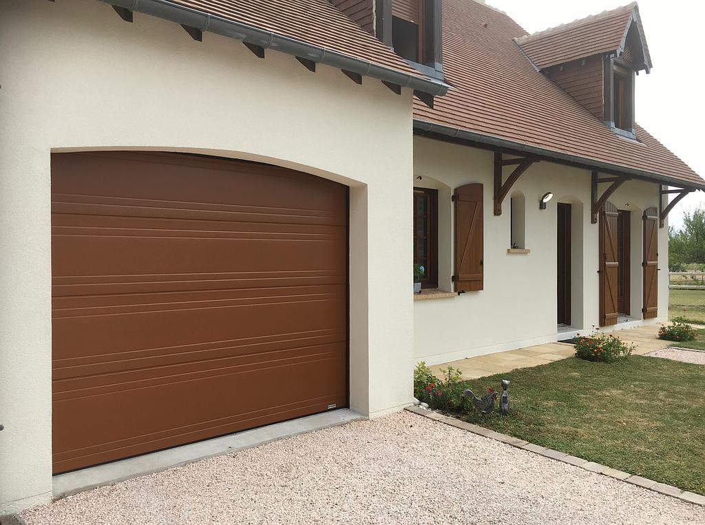 CHOTTIN JCS - Porte de garage sectionnelle motorisée, marron 8003