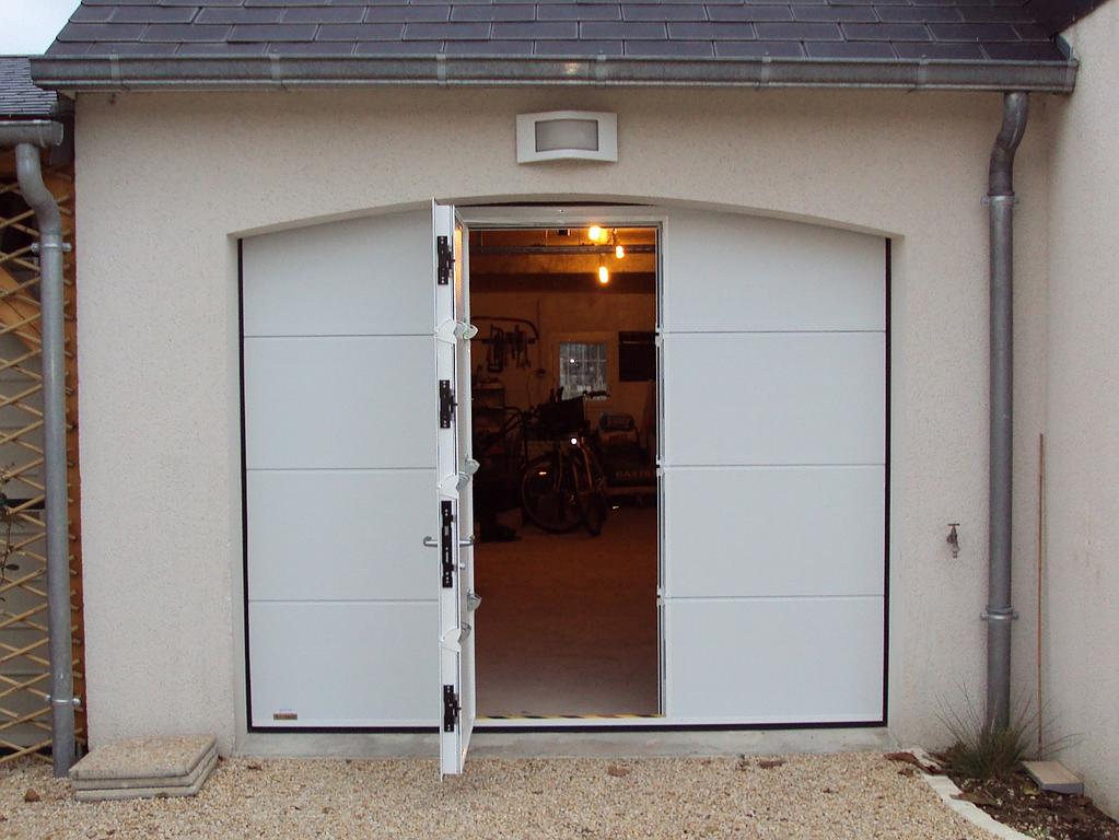 CHOTTIN JCS - PORTE DE GARAGE SECTIONNELLE PLAFOND MOTORISÉE