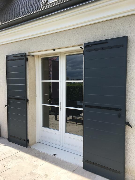 CHOTTIN JCS - Volets battants Aluminium lames horizontales Motorisés