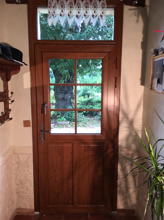 CHOTTIN JCS - Porte d'entrée paysanne avec imposte PVC chêne doré