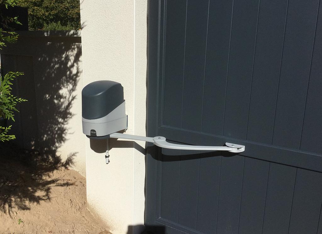 CHOTTIN JCS - Portaliers 37 - Automatisme de portail battant