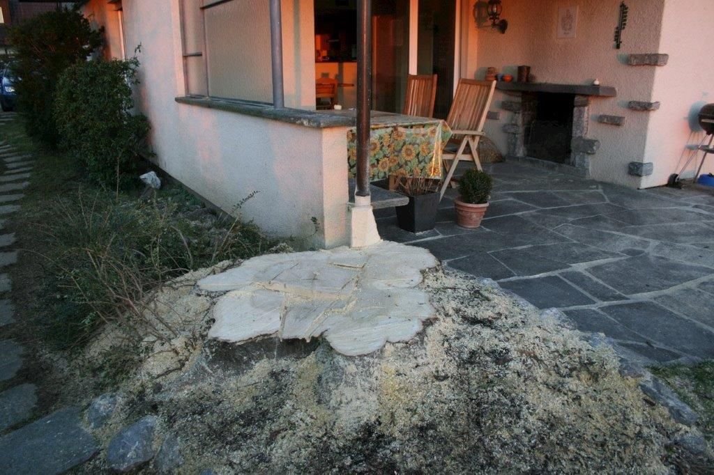 Fassade und Sitzplatz vorher - Tri Renova - Kloten