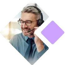 Nuestro asesor digital atendiendo tus preguntas