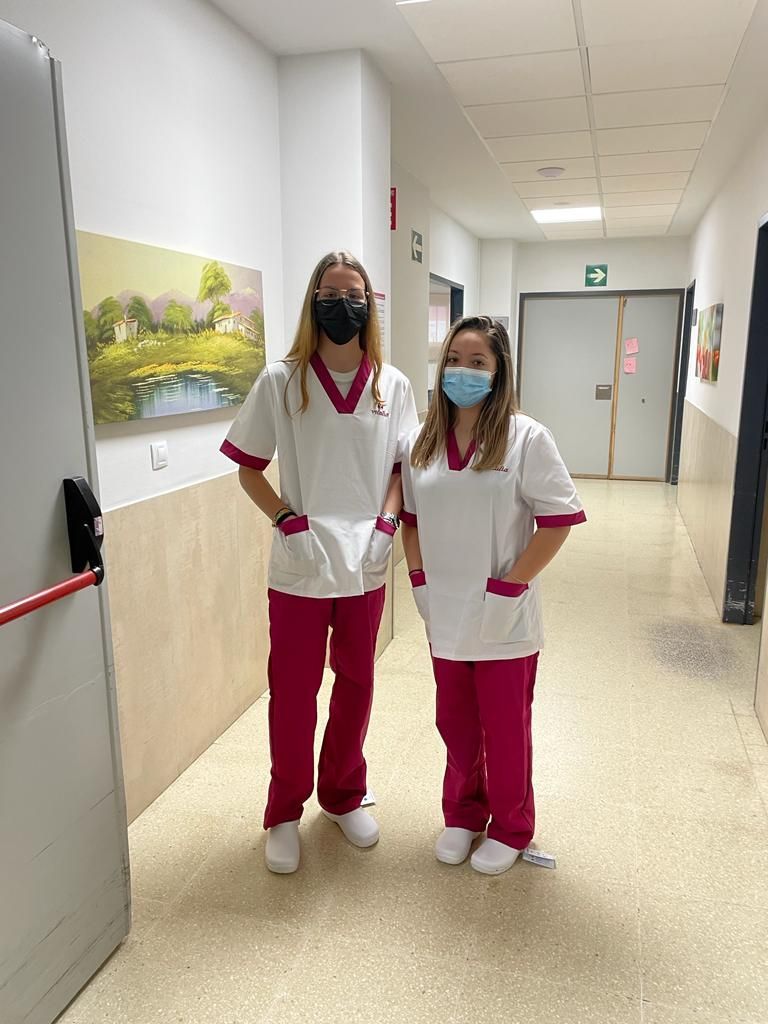 Deux élèves stagiaires à l'hôpital