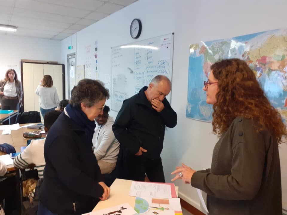 Explication du dispositif UPE2A par une professeure