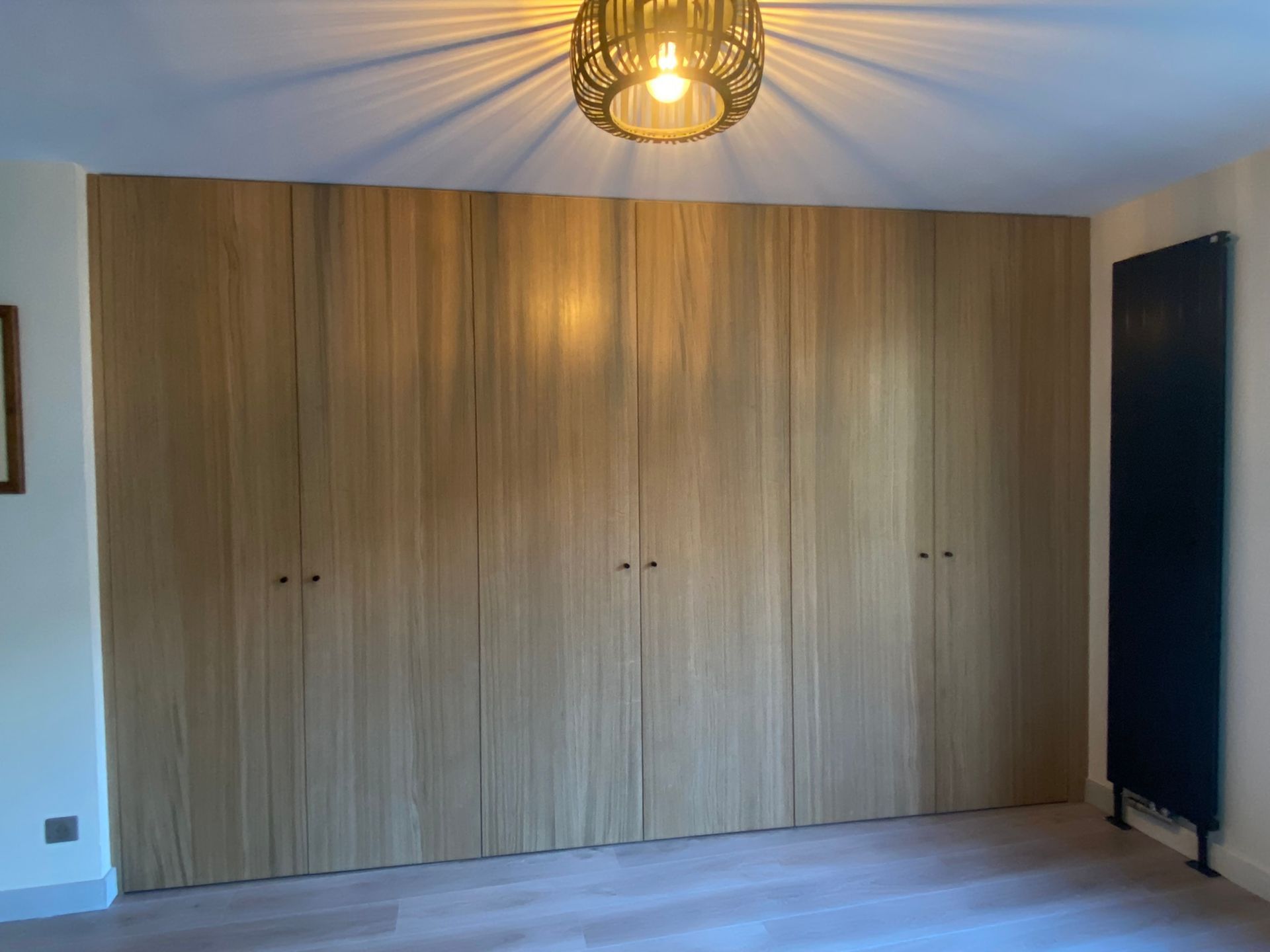 Façade de dressing en panneau chêne