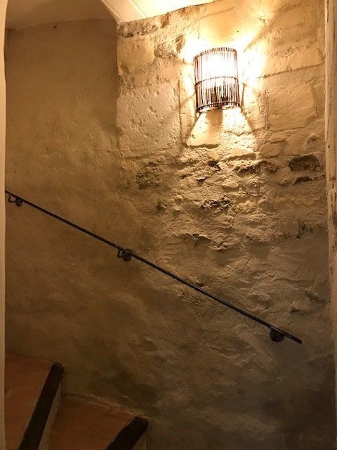 Mains courantes posée sur écuyers