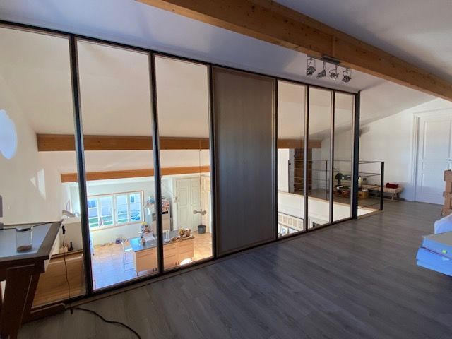 Verrière avec garde corps acier vue de face