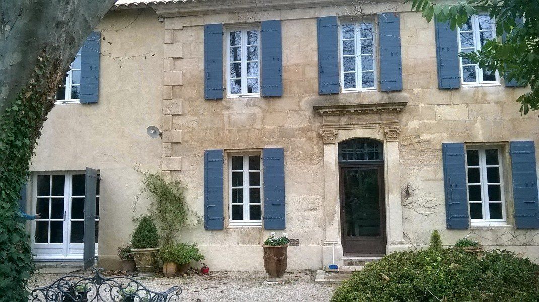 Fenêtre à petits bois mortaises