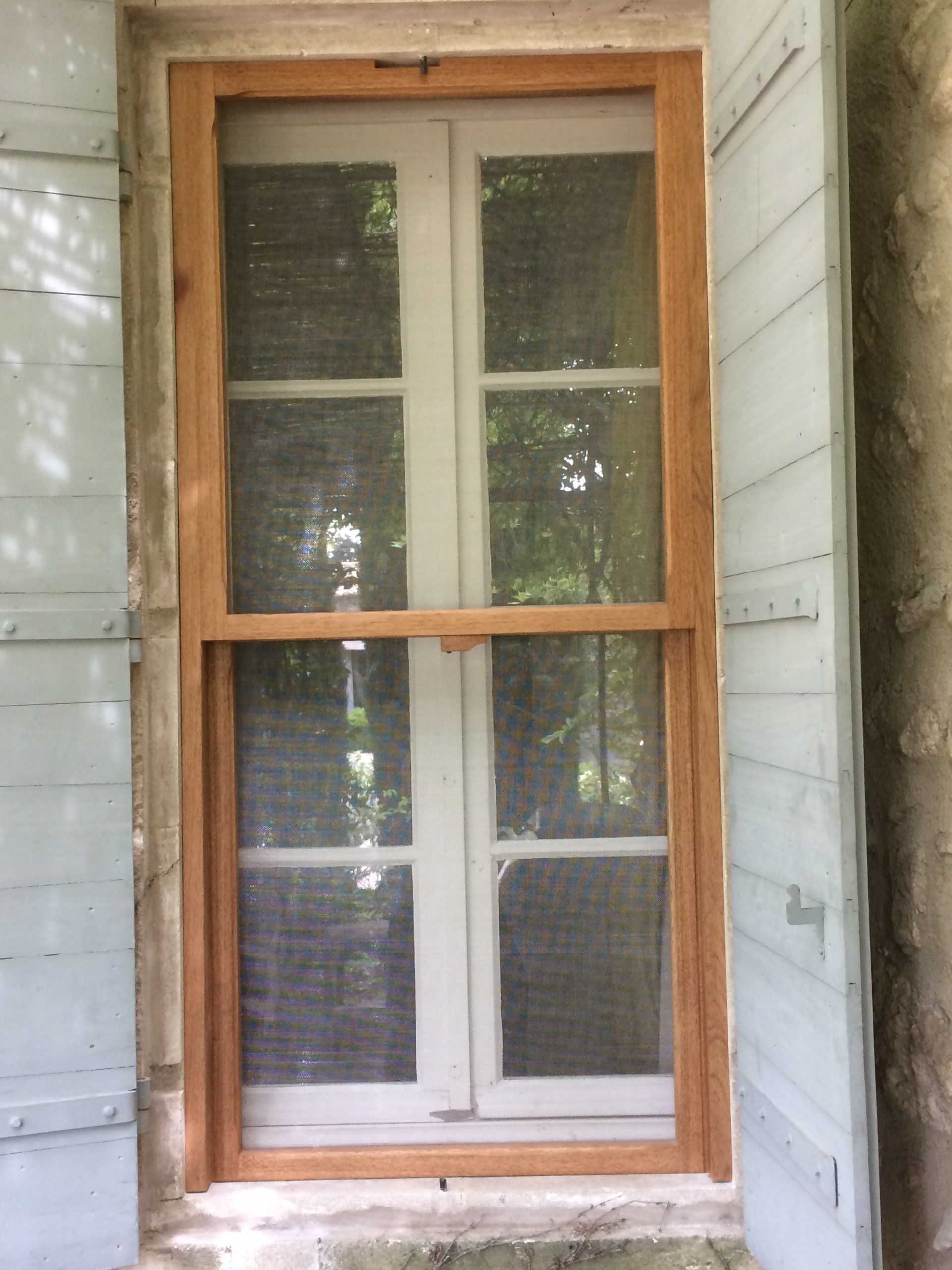 Moustiquaire  bois à guillotine