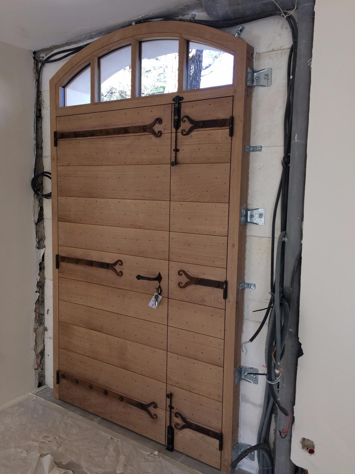 Porte d'entrée bois brut vue intérieure