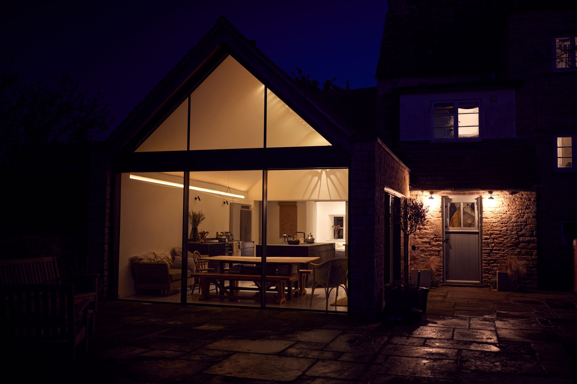 Extension de maison avec cuisine éclairée