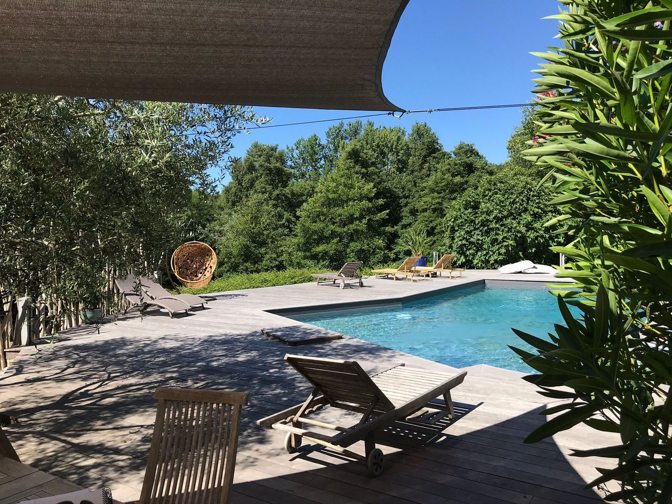Aménagement extérieur avec piscine