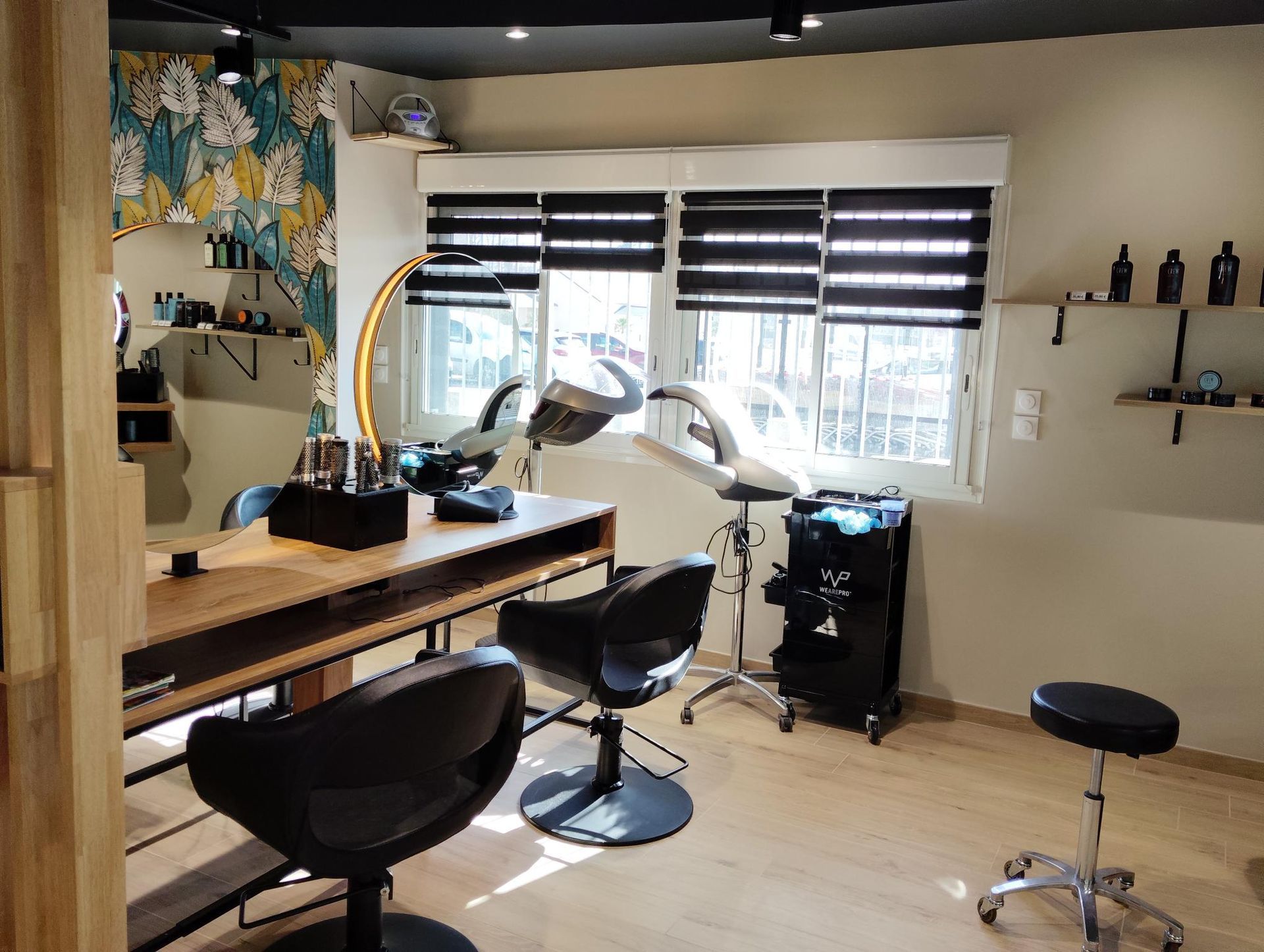 Intérieur du salon de coiffure