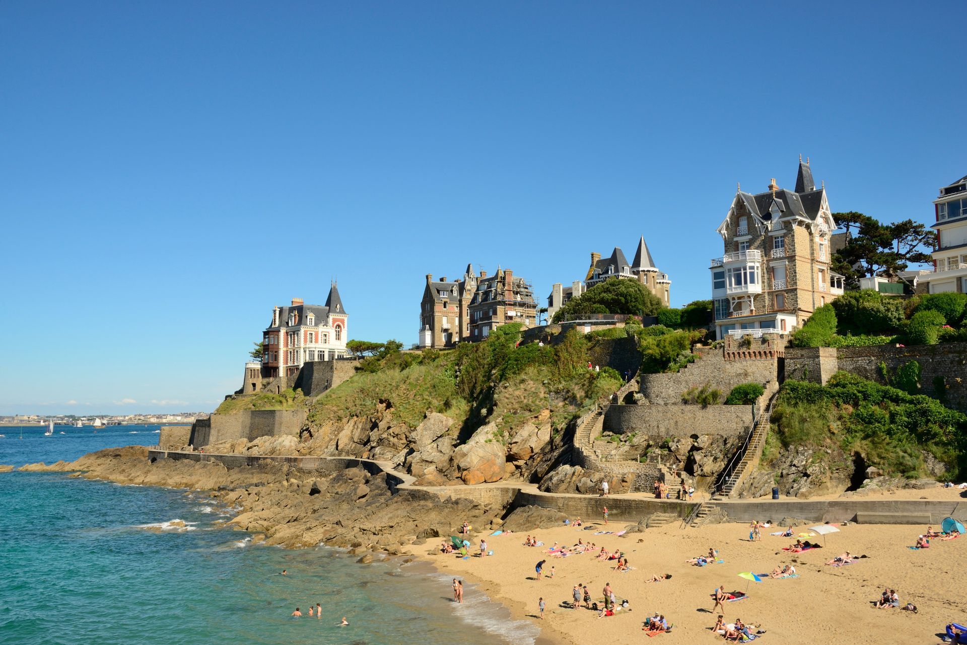 Vers Entreprise de couverture Dinard