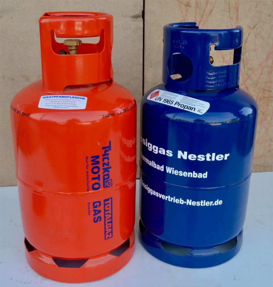 Gasflaschen vom Flüssiggasvertrieb Nestler