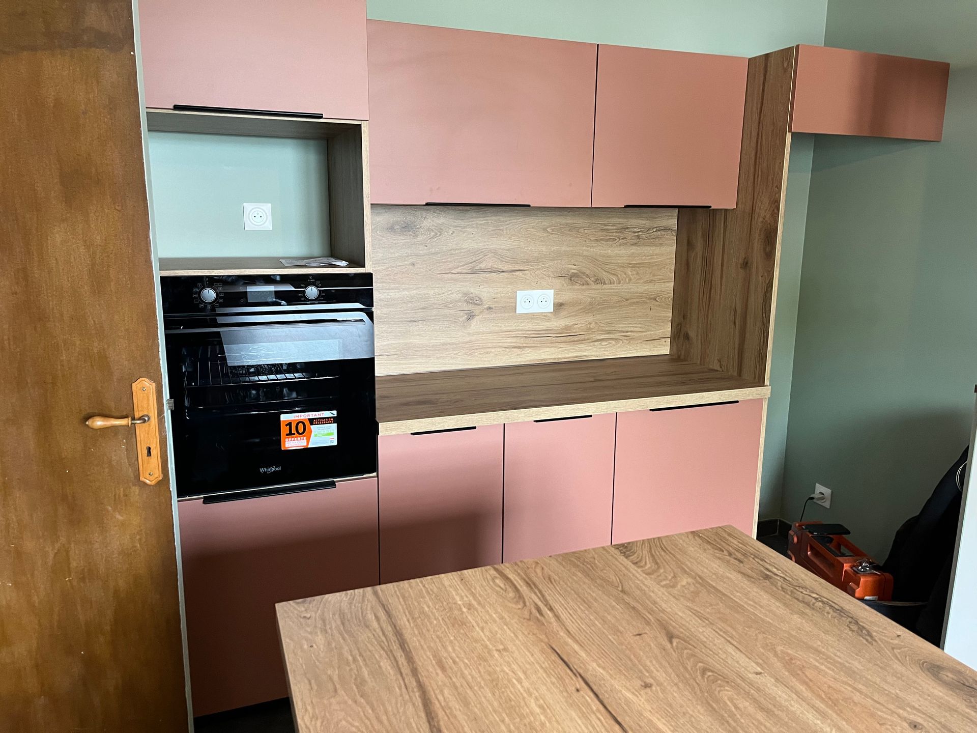 Installation de prises dans une cuisine