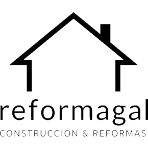 Logotipo de una casa negra con el texto &laquo;reformagal&raquo; y &laquo;CONSTRUCCI&Oacute;N & REFORMAS&raquo;