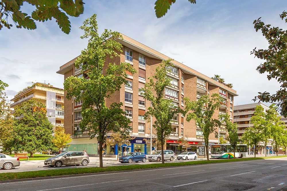 Piso en venta en Avenida de Bayona, 6