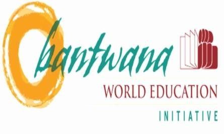 Logotipo da Iniciativa Mundial de Educação Banthwana com anel laranja e texto verde/vermelho