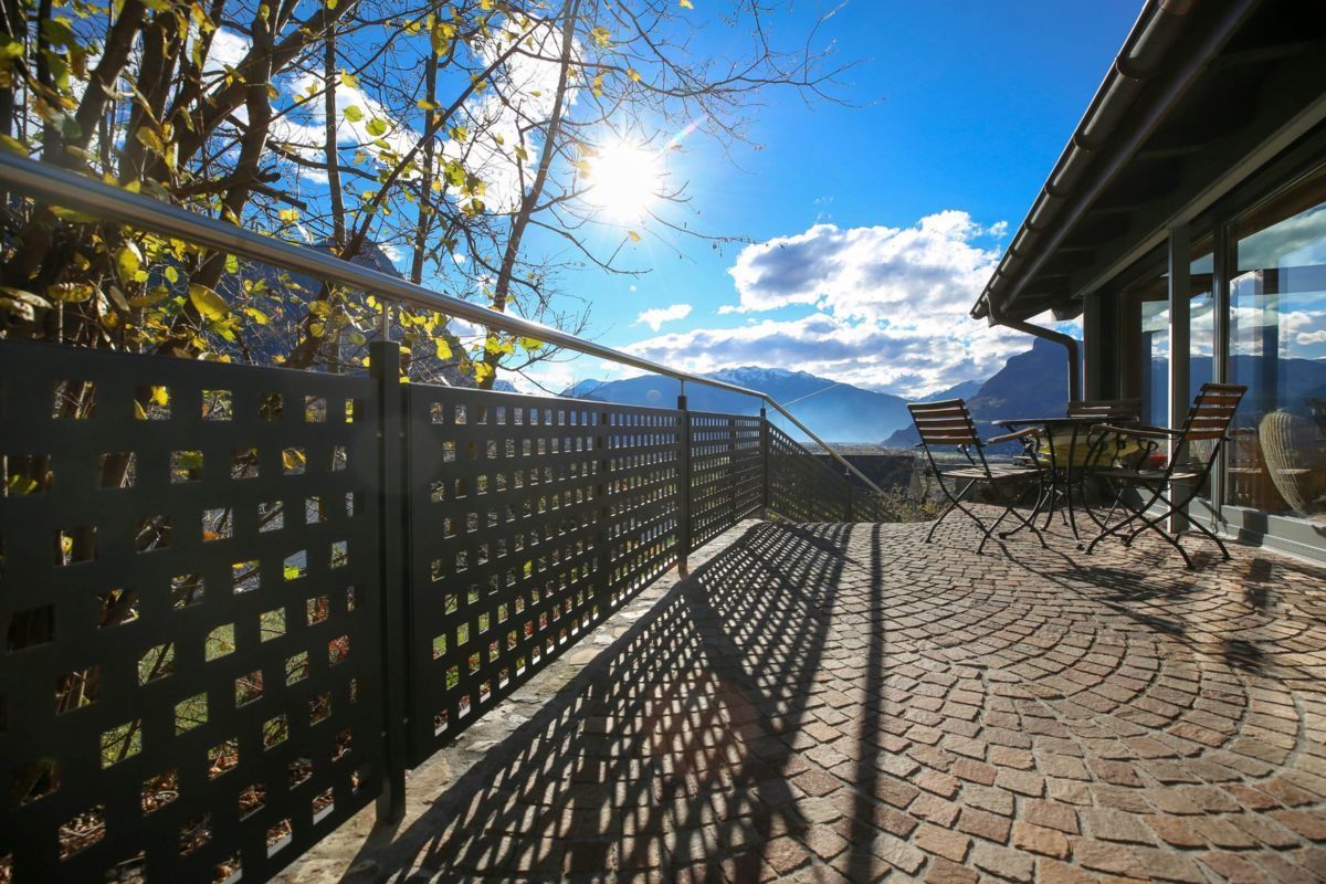 Geländer, Arbeit der Klaus Nigg Bau- und Kunstschlosserei AG