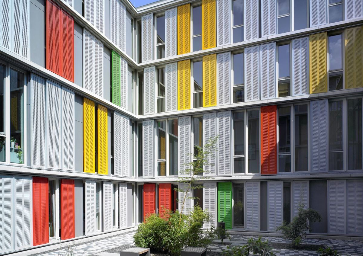 Aluminium-Fensterläden in bunten Farben