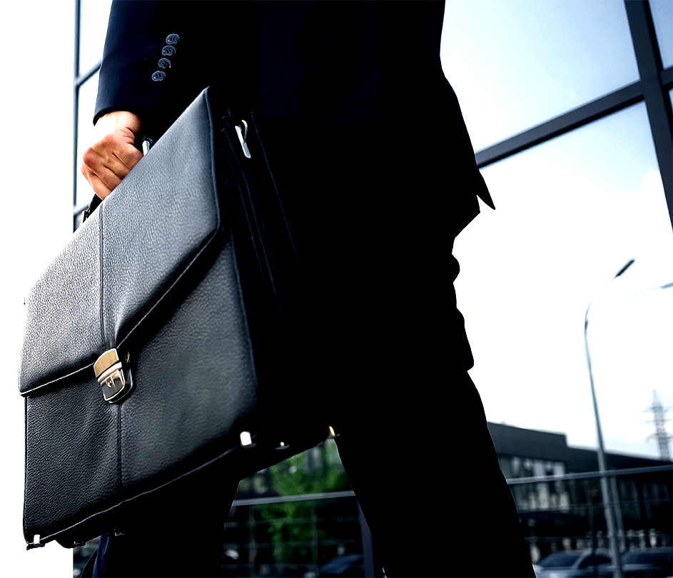 Homme d'affaire avec sa mallette