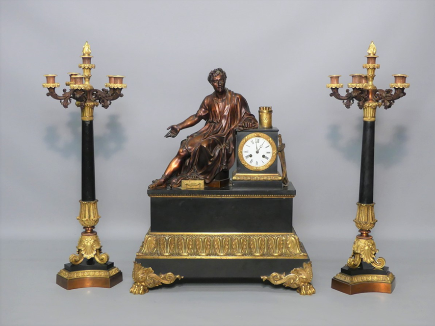 Pendule avec ses deux candélabres