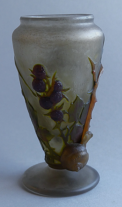 Vase sur pied en verre