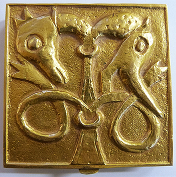 Poudrier en bronze et métal doré