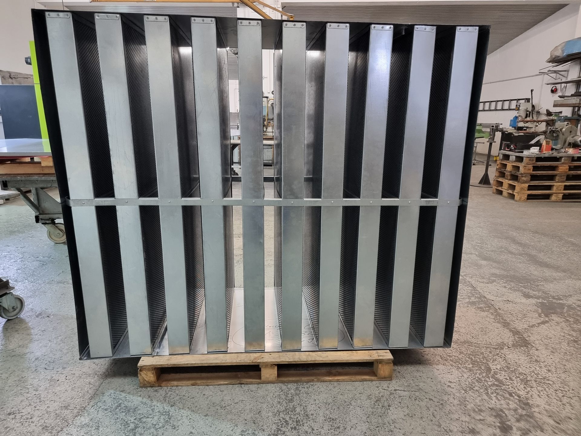 Kulisse steht auf einer Palette