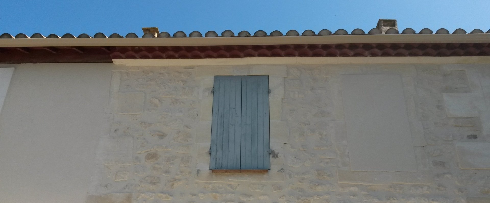 Rénovation de façade avec nouvelles goutières