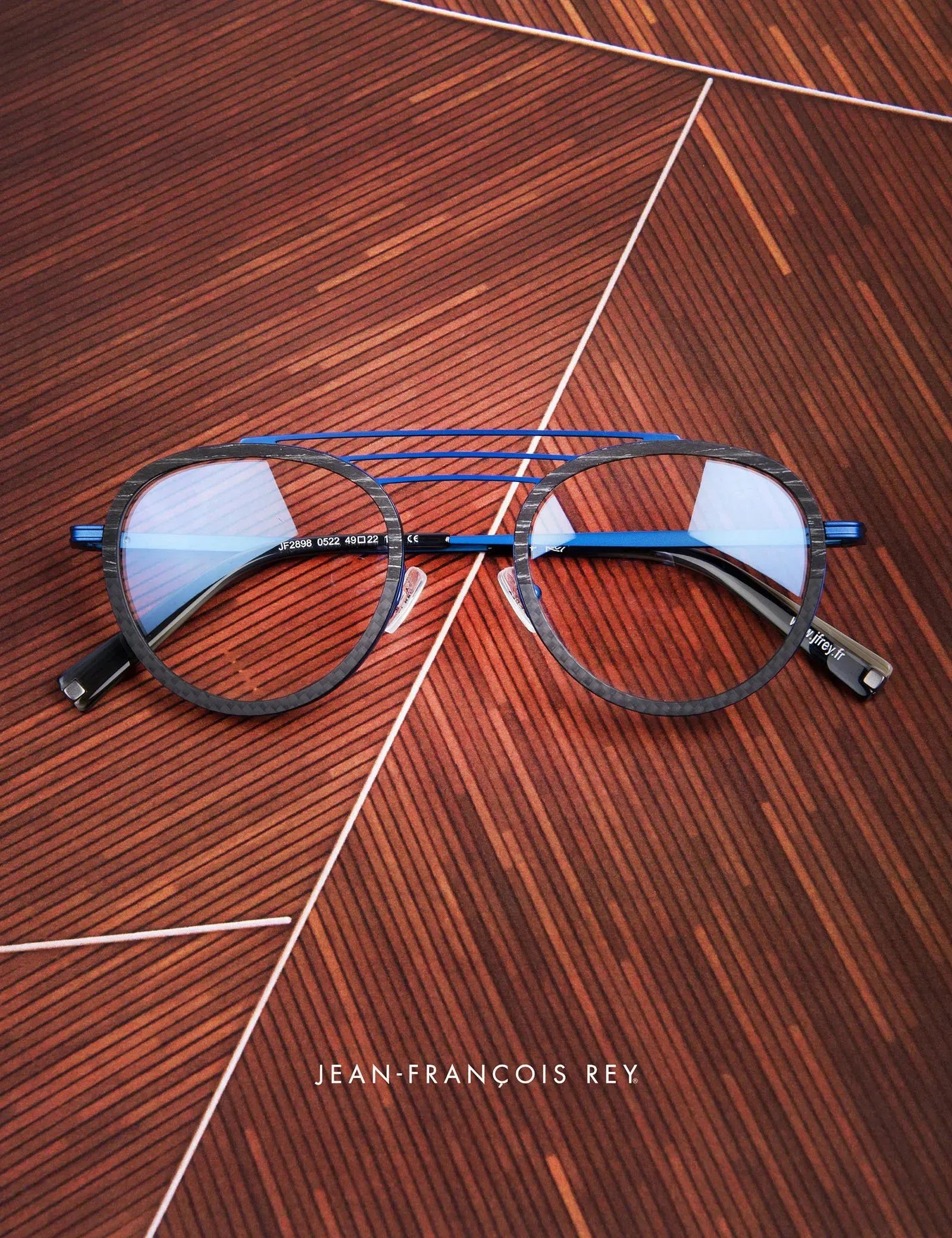 Lunette sur fonc marron