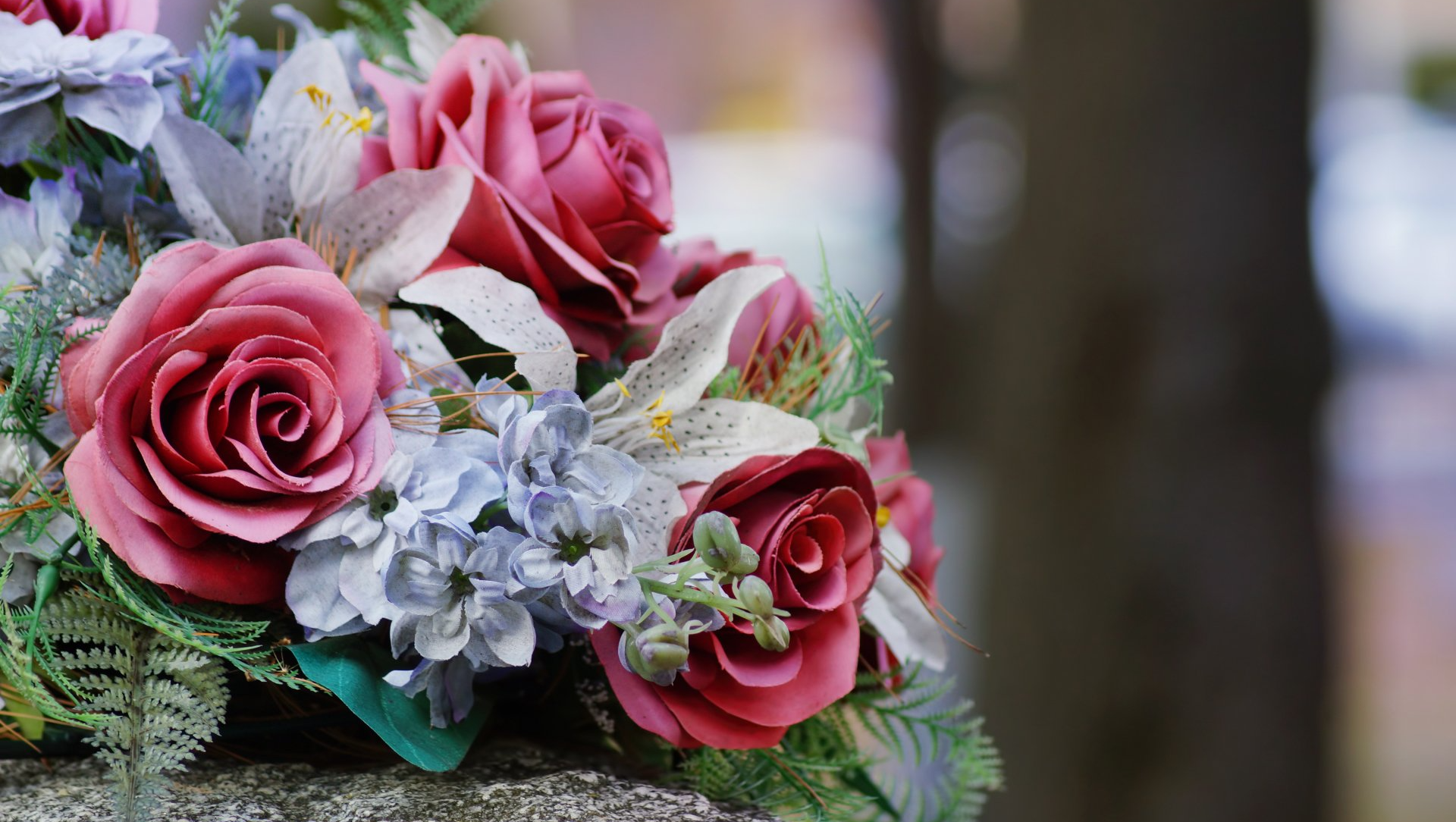 Gerbes de fleurs synthétiques