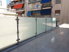 Γυάλινα Μπαλκόνια