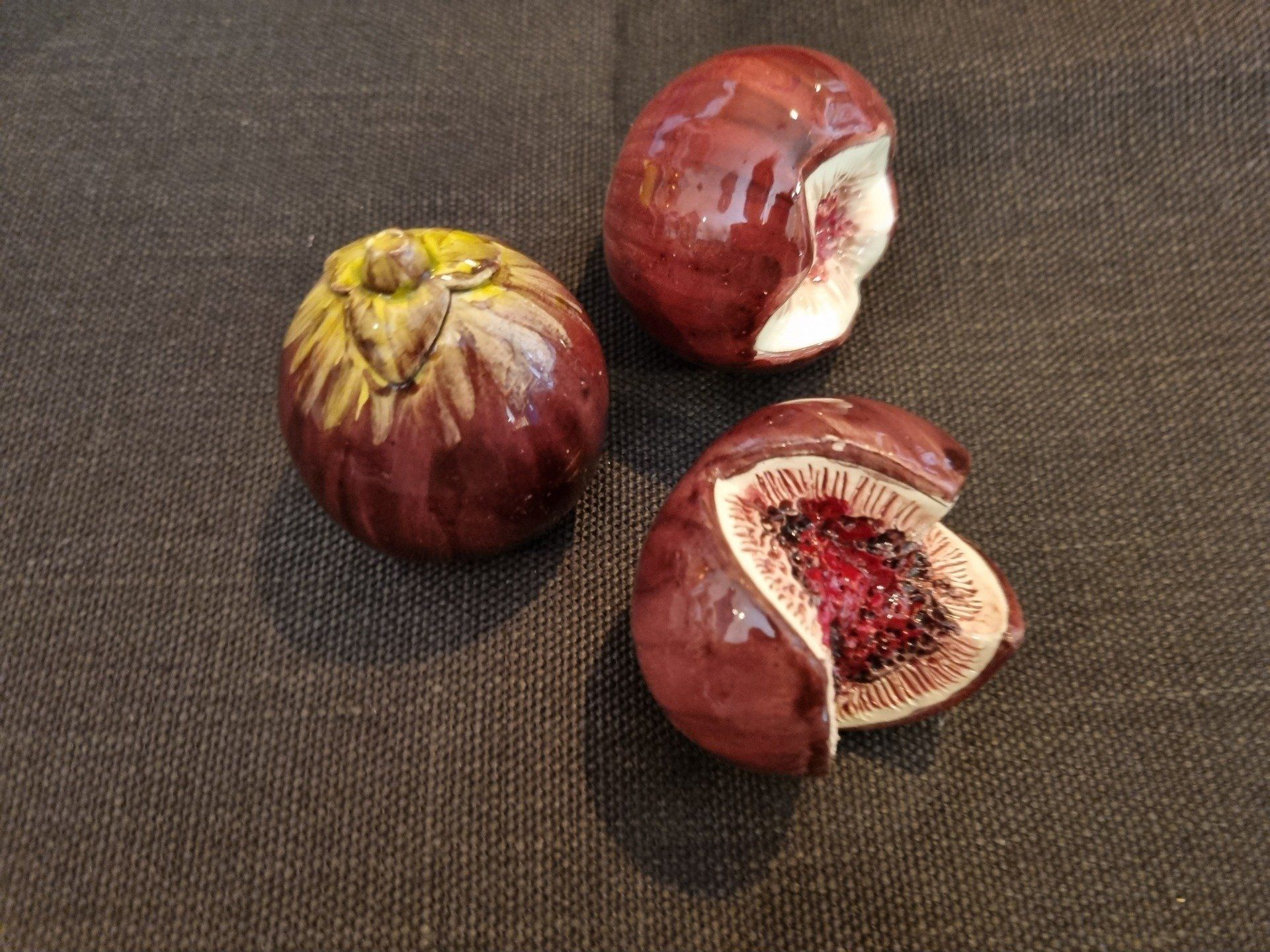 Fruit de la passion en céramique