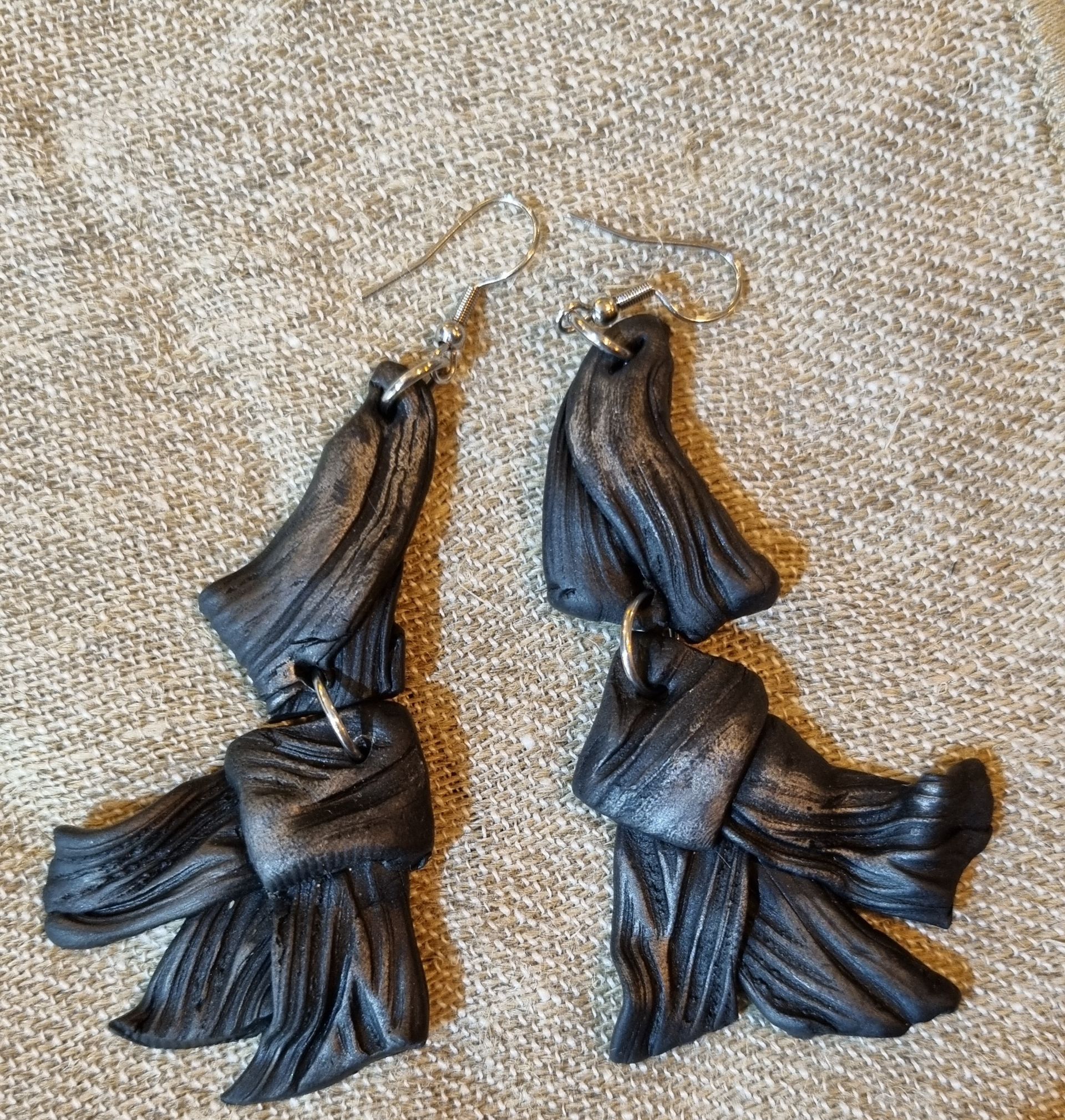 Boucles d'oreilles pendantes noires