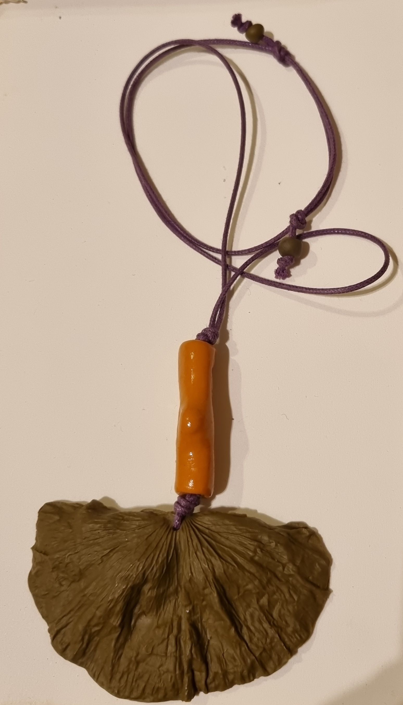 Pendentif orange polymère