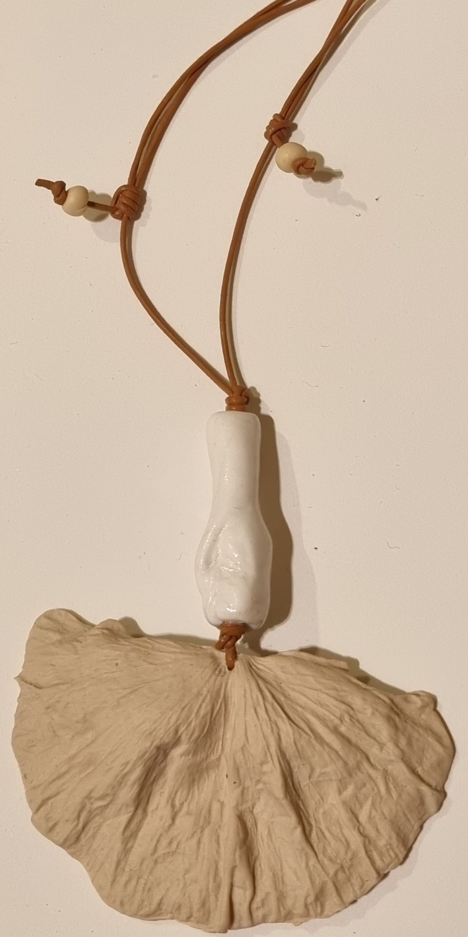 Pendentif blanc polymère