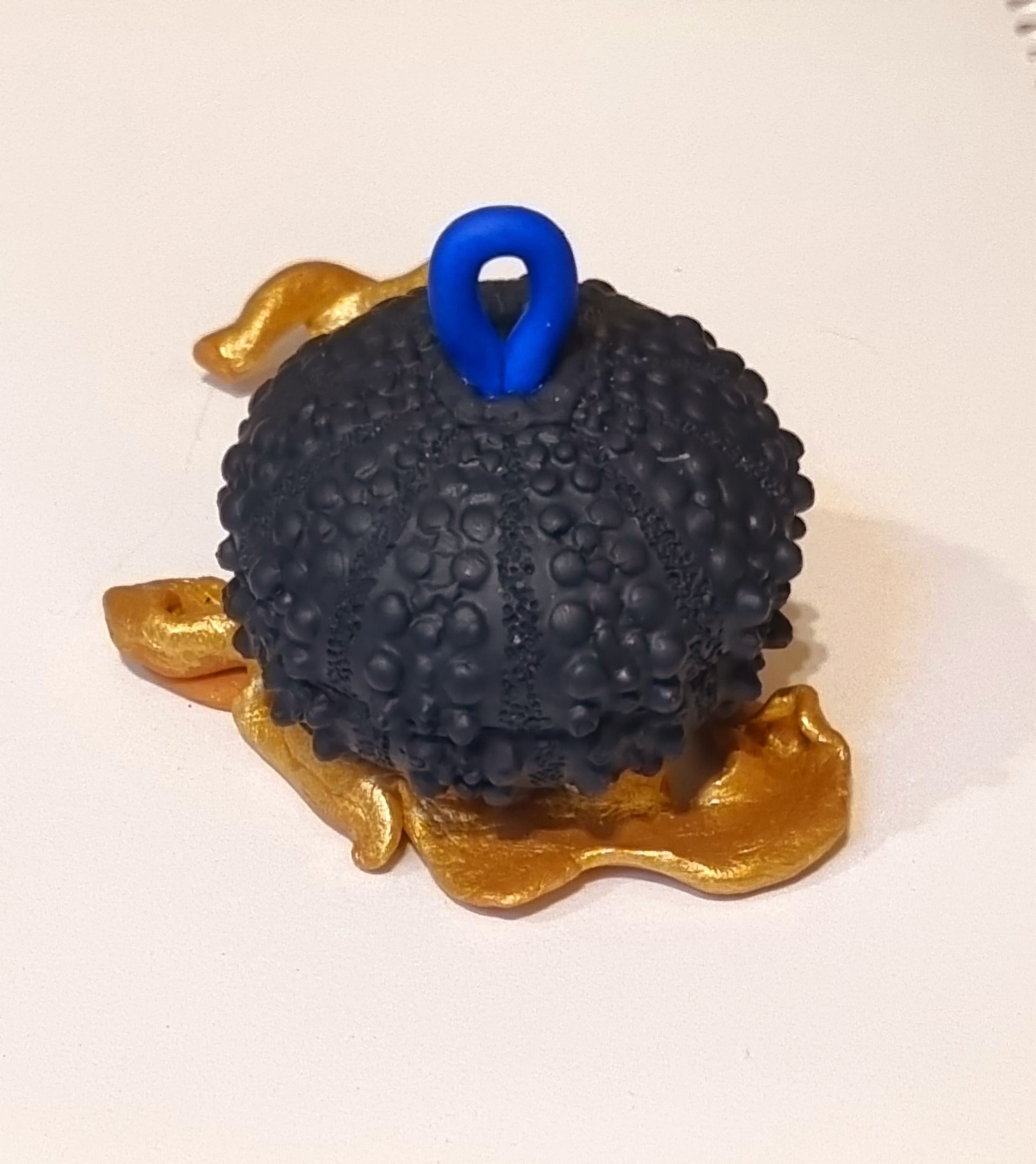 Boîte surprise en forme d'oursin