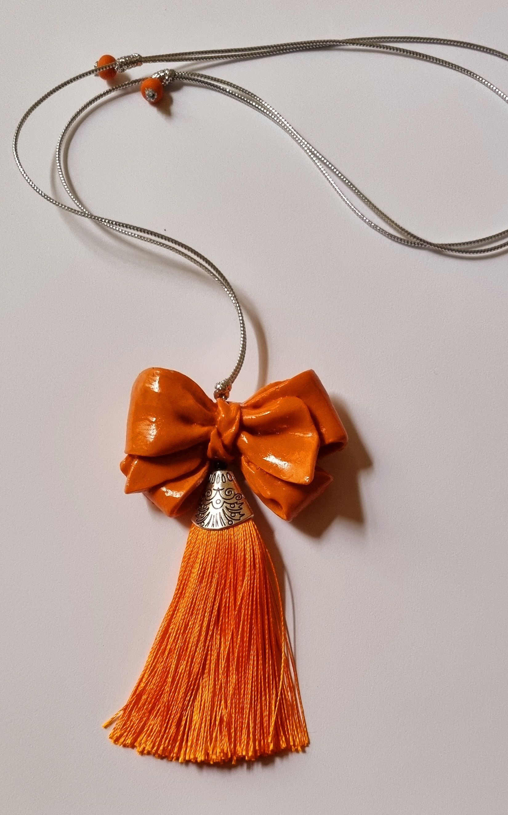 Sautoir nœud orange