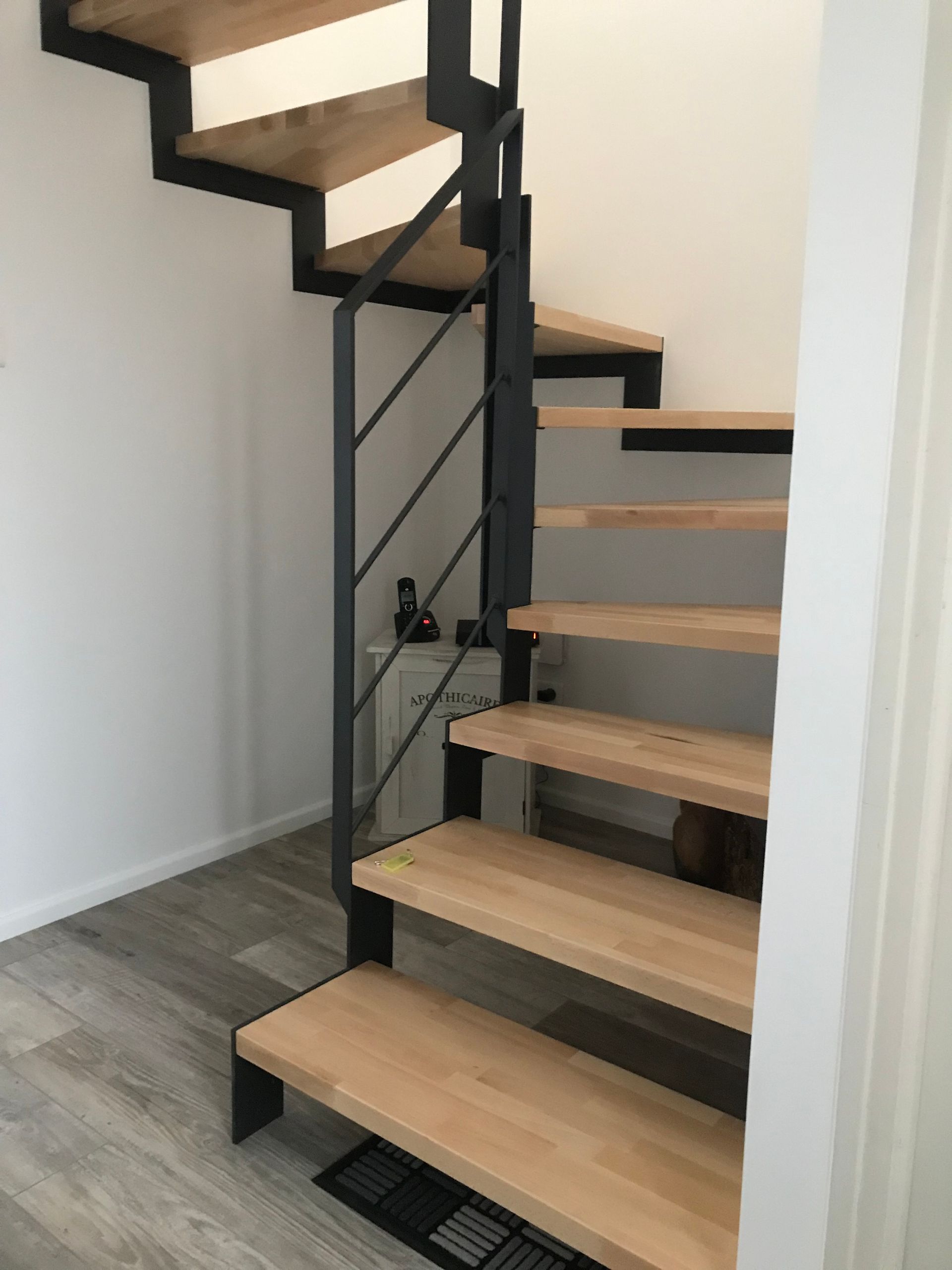 Escalier deux-quart-tournant vu de face 