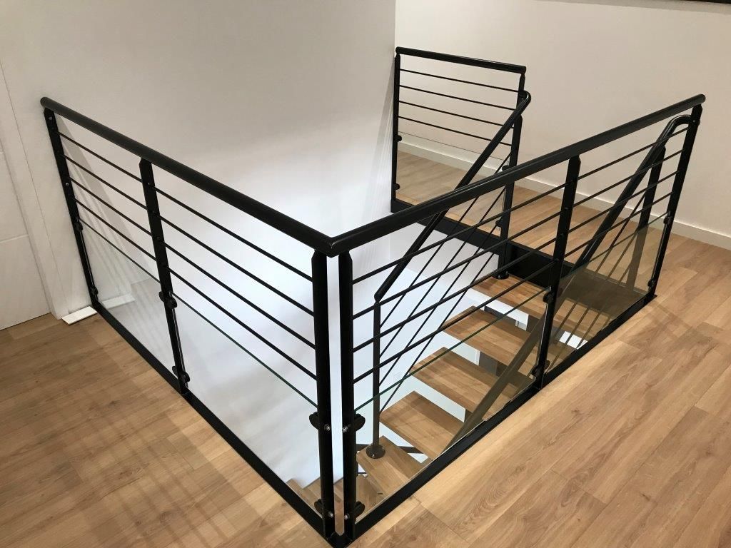 Garde-corps et rampe d'escalier sur-mesure 