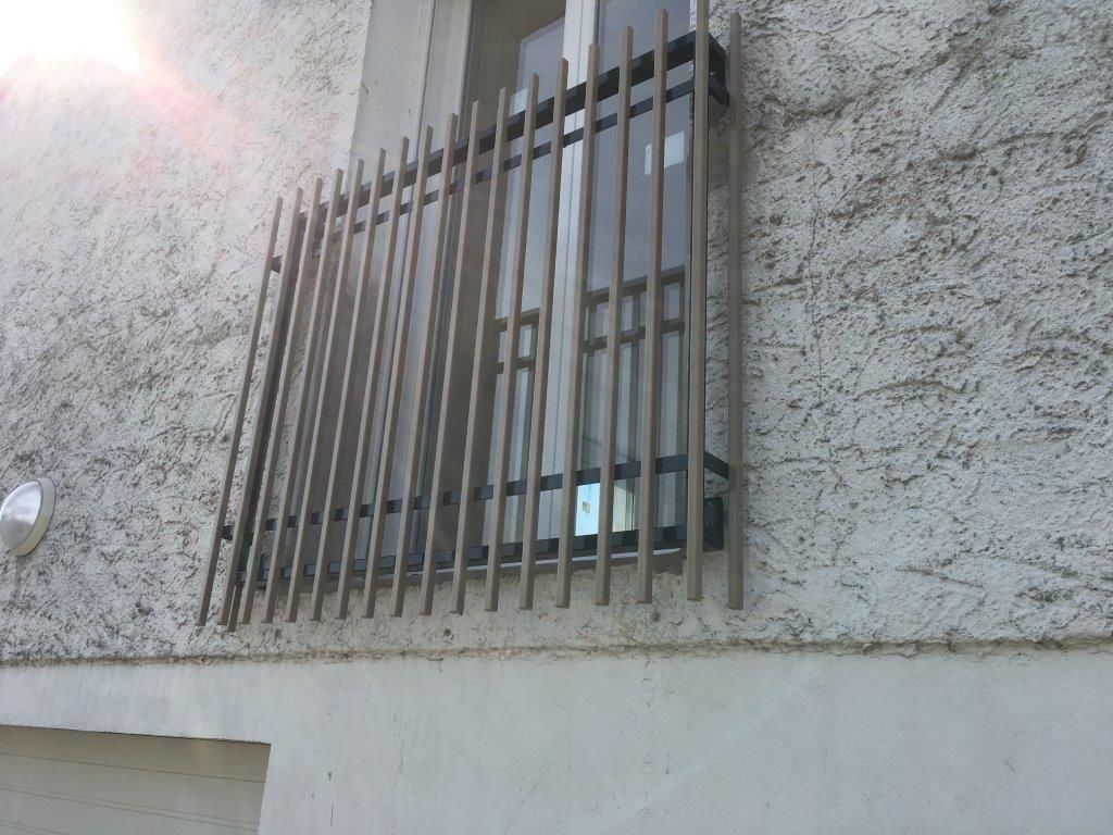 Garde-corps pour fenêtre vu du dessous 