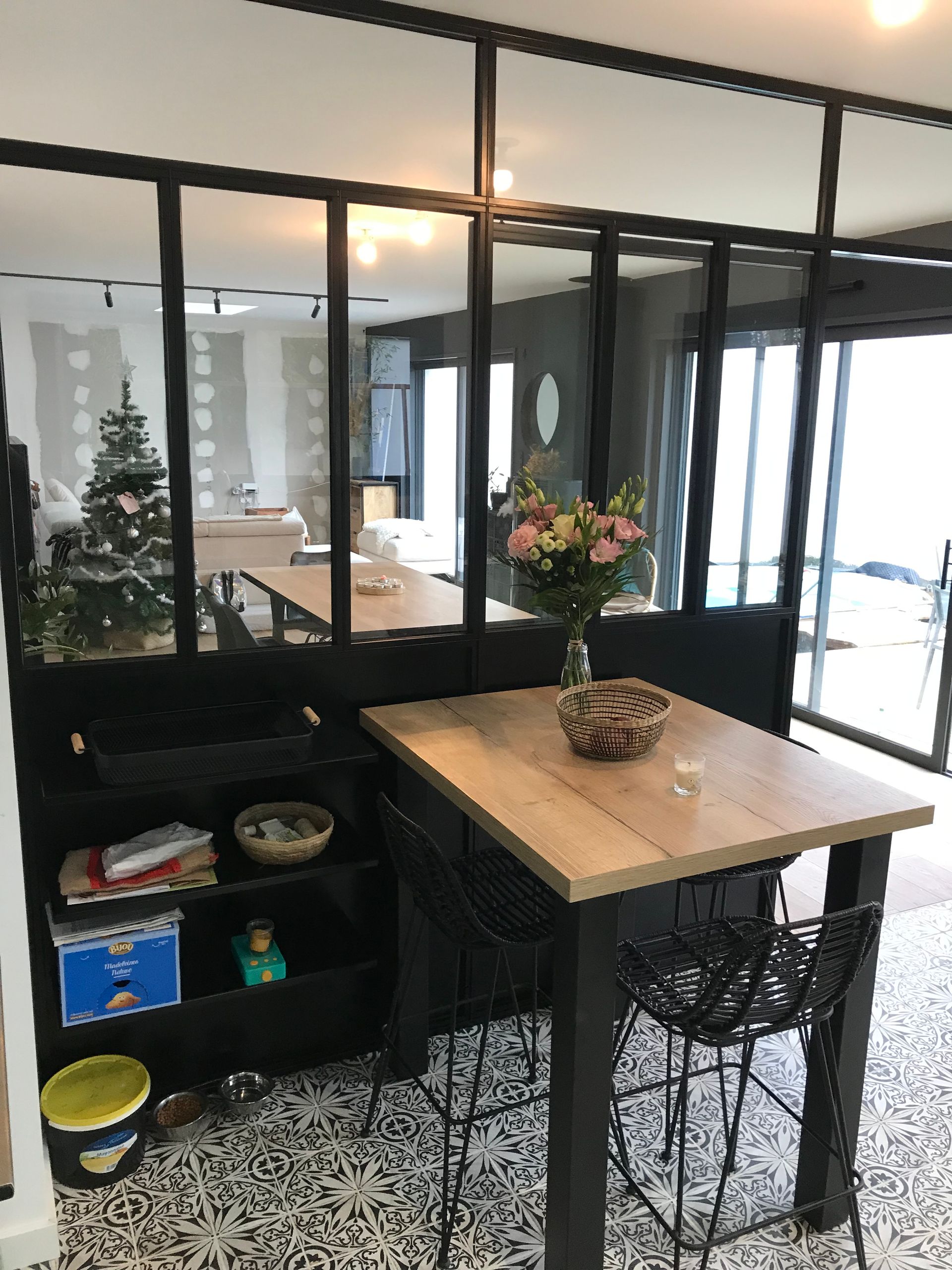 Fenêtre intérieure chez un particulier  réalisé par notre entreprise 