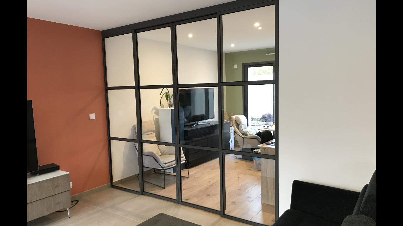 Cloison de verre chez un professionnel 