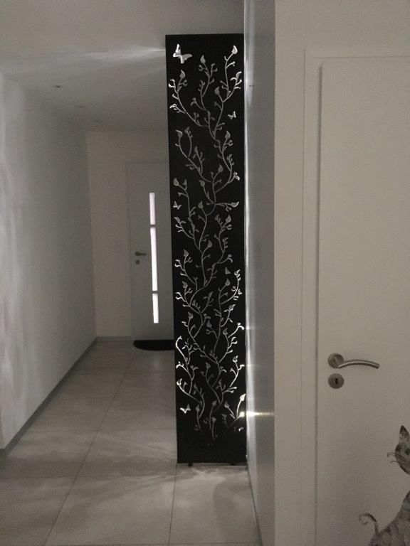 Photos de mobilier fait sur-mesure de décoration murale 